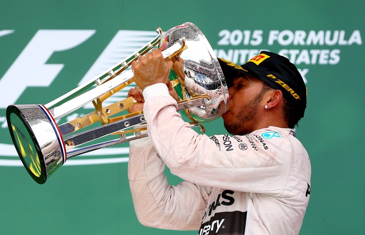 Hamilton celebrando el triunfo. (AFP)