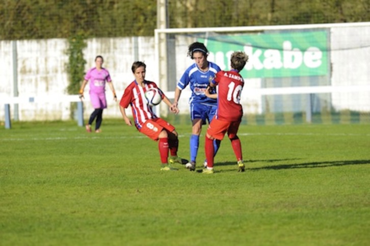 Oiartzunek ezin izan du ezer egin Atletico de Madrid liderraren aurrean. (Jon URBE / ARGAZKI PRESS)