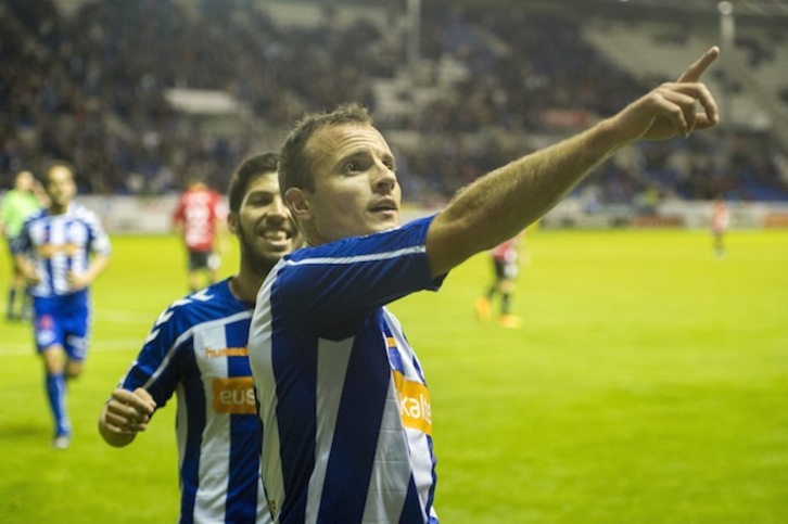 Juli celebra el único gol del partido. (Juanan RUIZ / ARGAZKI PRESS)