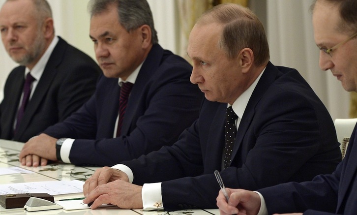 Putin y Shoigu, durante la reunión celebrada hoy en Moscú. (Alexei NIKOLSKY / AFP)
