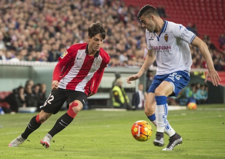 Un lance del encuentro entre Bilbao Athletic y Zaragoza. (Monika DEL VALLE/ARGAZKI PRESS)