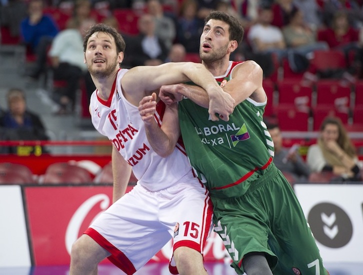 Un lance del choque entre Baskonia y Cedevita Zagreb. (Juanan RUIZ / ARGAZKI PRESS)