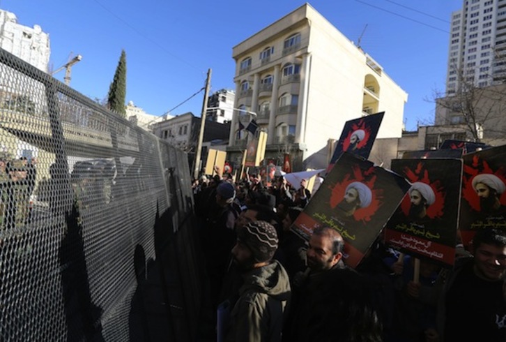 Protesta frente a la Embajada saudí en Teherán. (Atta KENARE/AFP)