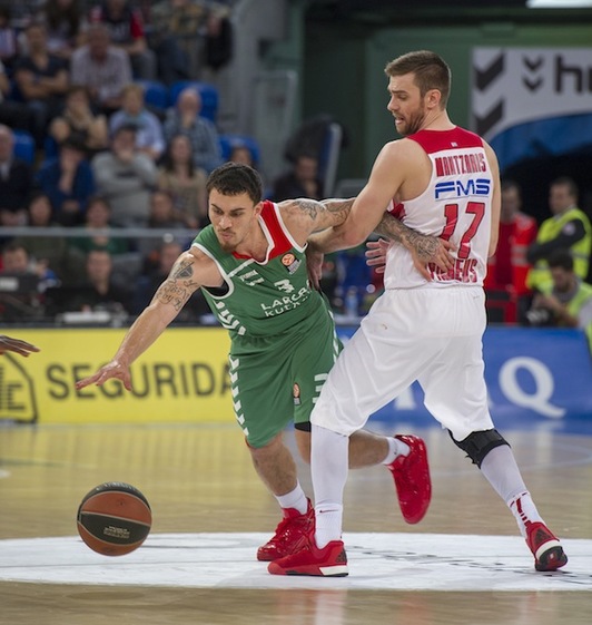 Un lance del choque entre Baskonia y Olympiacos. (Juanan RUIZ / ARGAZKI PRESS)