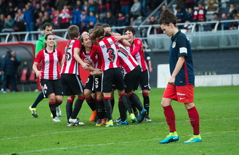 El Athletic sigue liderando la clasificación. (Luis JAUREGIALTZO / ARGAZKI PRESS)