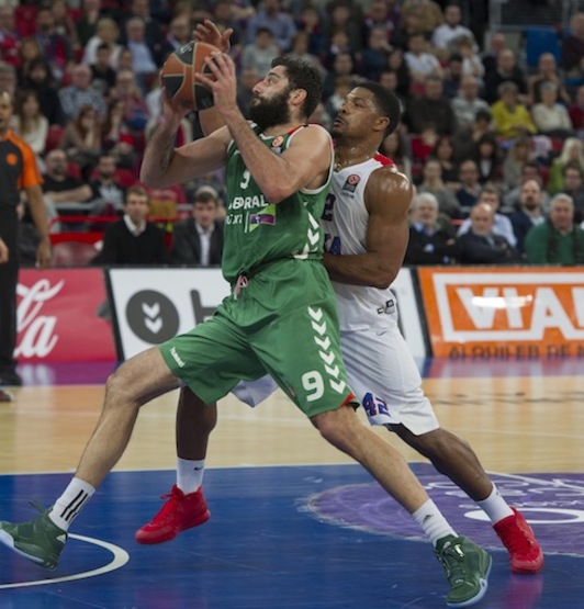 Bourousis, uno de los mejores del Baskonia esta temporada. (Juanan RUIZ / ARGAZKI PRESS)