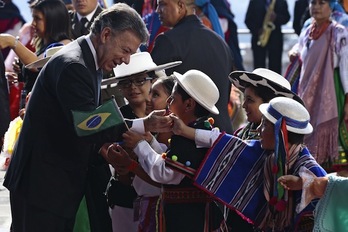 El presidente de Colombia, Juan Manuel Santos, a su llegada a Quito. (Juan CEVALLOS/AFP)