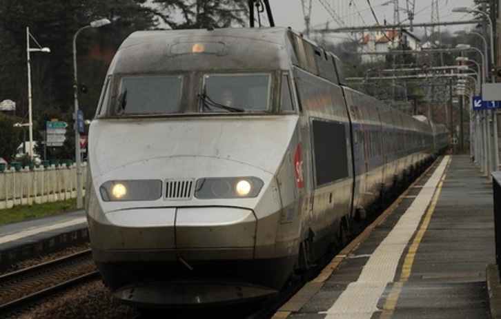 El Gobierno francés ha cancelado el servicio de tren entre Hendaia y París. (Gaizka IROZ)