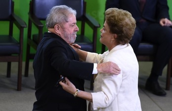 Lula y Rousseff, durante el acto de nombramiento. (Evaristo SA/AFP)