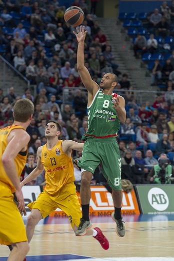 Adam Hanga, en un lance del encuentro. (Juanan RUIZ/ARGAZKI PRESS)