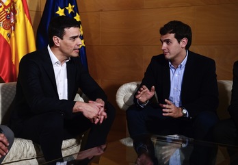 Pedro Sánchez y Albert Rivera se han reunido en el Congreso durante dos horas y media. (Pierre-Philippe MARCOU/AFP)