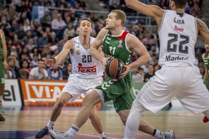 Blazic, en un lance del encuentro. (Jaizki FONTANEDA/ARGAZKI PRESS)