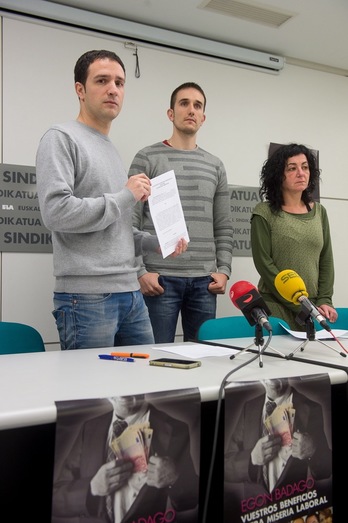 Lakuntza, Zabaleta y Ontoria, presentan el texto del recurso. (Iñigo URIZ / ARGAZKI PRESS)