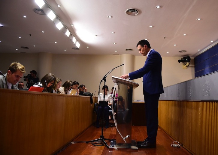Pedro Sánchez, durante su comparecencia. (Pierre-Philippe MARCOU/AFP) 