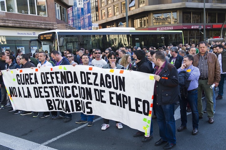 Los trabjadores de Bizkaibus han vuelto a secundar los paros convocados. (Marisol  RAMIREZ / ARGAZKI PRESS)