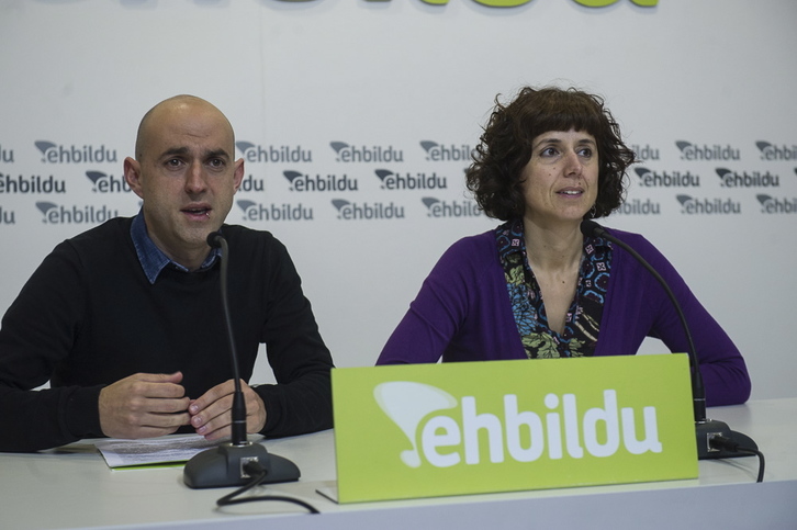 Iban Maia y Patricia Perales, en su comparecencia ante los medios. (Jagoba MANTEROLA/ARGAZKI PRESS) 