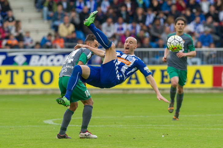 Toquero durante el partido ante la Ponferradina. (Juanan RUIZ / ARGAZKI PRESS)