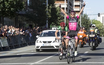 Mikel Iturria y Jorge Arcas, protagonistas de la Vuelta a Nafarroa el año pasado, son profesionales en 2016. (Jagoba MANTEROLA / ARGAZKI PRESS)