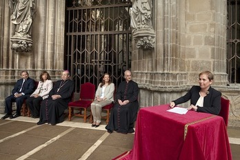 Un momento de la firma del convenio de restauración.