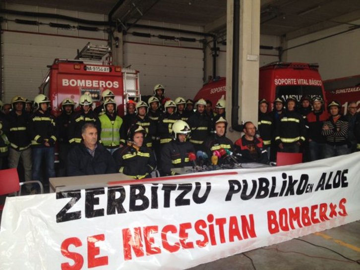 Movilización de bomberos reclamando más plazas (@nafar_telebista)