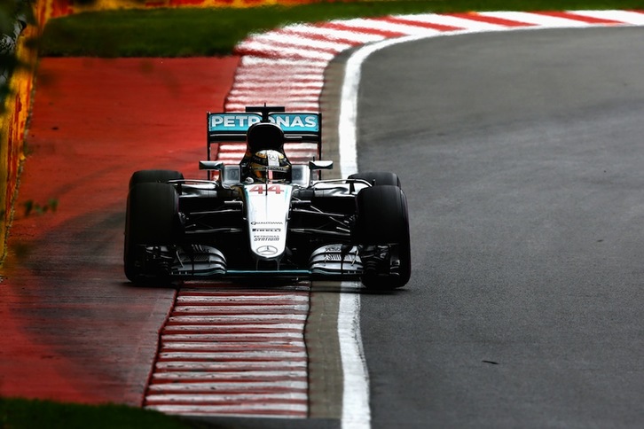 Hamilton ha logrado una nueva pole en Canadá. (AFP)