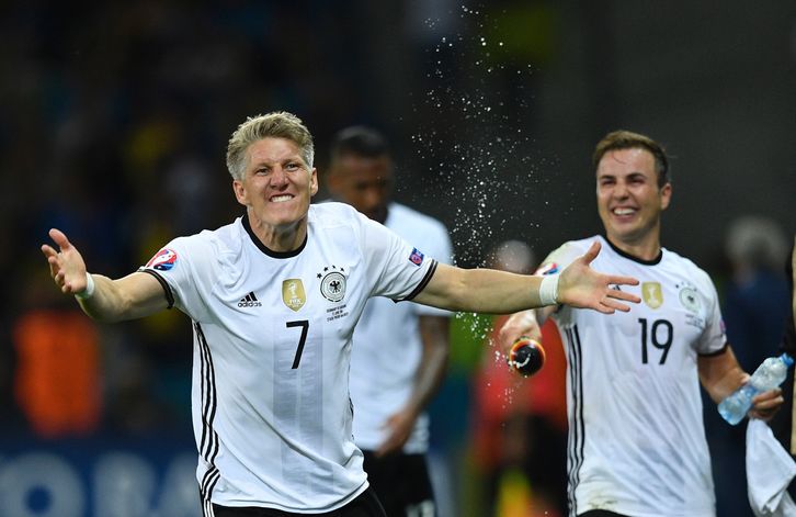 Schweinsteiger ha marcado el segundo de Alemania. (Martin BUREAU / AFP)