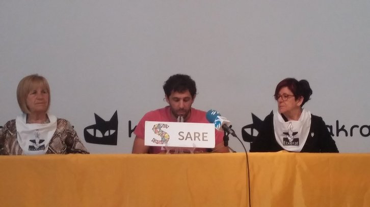 Comparecencia de Sare y Etxerat en Iruñea (@MartxeloDiaz)