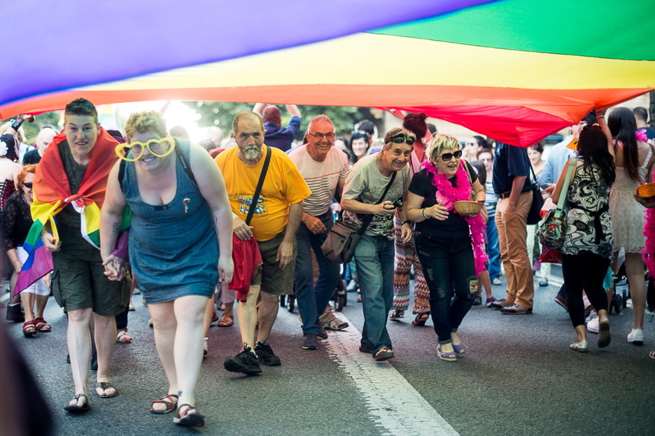 Cientos de personas han secundado la marcha en Iruñea. (Iñigo URIZ / ARGAZKI PRESS)