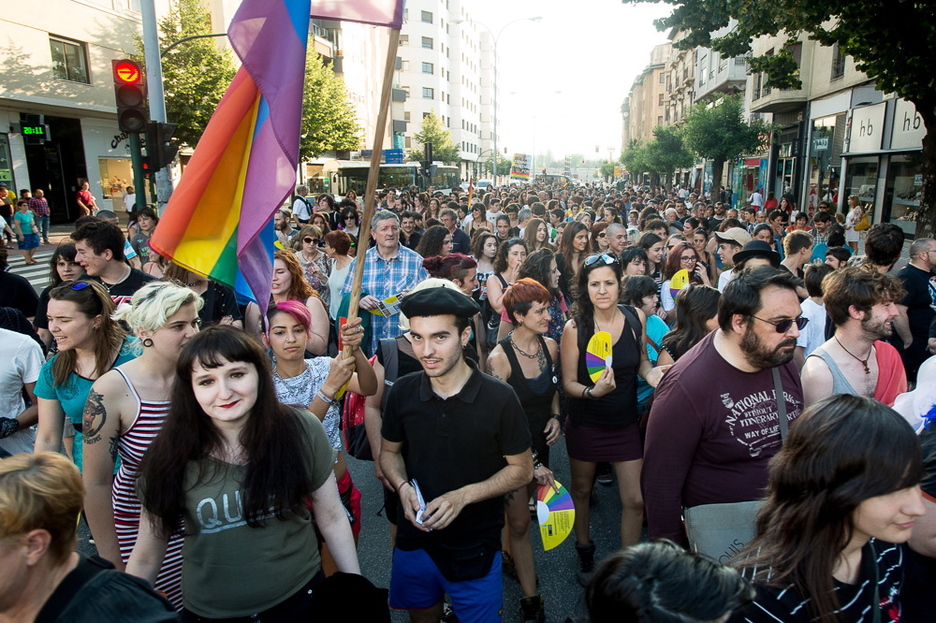 Cientos de personas han secundado la marcha en Iruñea. (Iñigo URIZ / ARGAZKI PRESS)