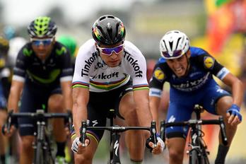 Peter Sagan eslovakiarra, Cherbourg-eko helmugan. (Lionel BONAVENTURE/AFP)