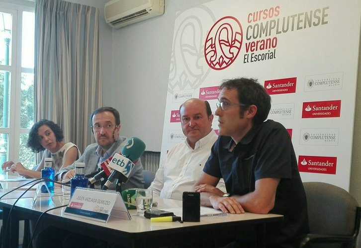 Julen Arzuaga ha participado en los cursos de verano de la Universidad Complutenste. (@EHBildu)