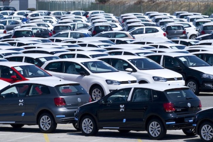 Sindicatos y dirección de Volkswagen Nafarroa han firmado el preacuerdo de convenio. (Iñigo URIZ/FOKU)