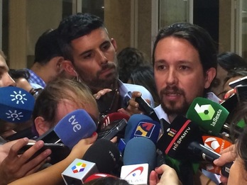 Pablo Iglesias atiende a los medios este jueves en Madrid. (@ahorapodemos)