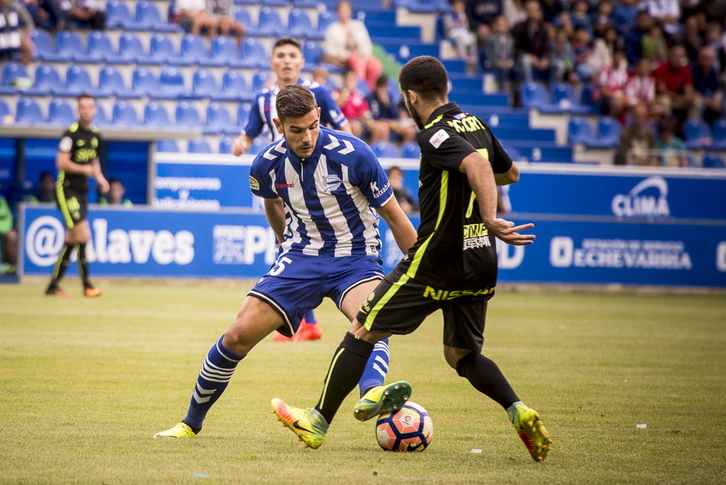 Hutsean berdindu dute Alaves eta Sportingek. (Jaizki FONTANEDA/AFP)