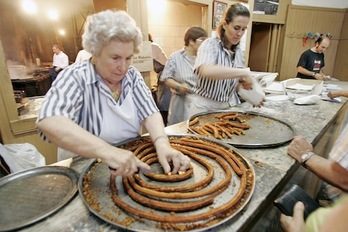 La propietaria de la Churrería La Mañueta recibirá el primer Iruñeko Zapia. (Iñigo URIZ/ARGAZKI PRESS)