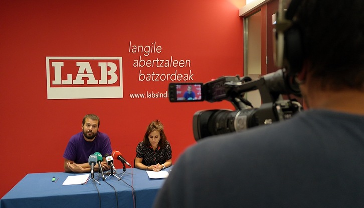 Igor Arroyo y Bea Martxueta han valorado el primer año del cambio en Nafarroa. (LAB)