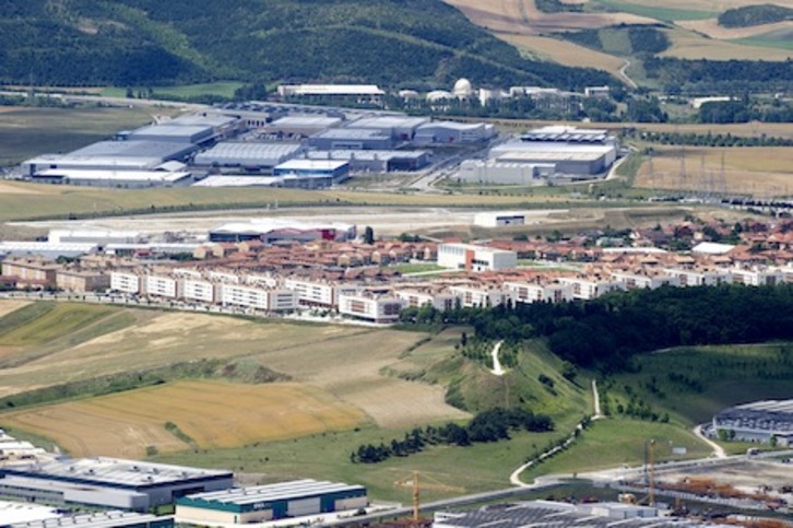 EH Bildu destaca las consecuencias que la planta de asfalto tendría para los habitantes de Orkoien. (Iñigo URIZ/ARGAZKI PRESS)