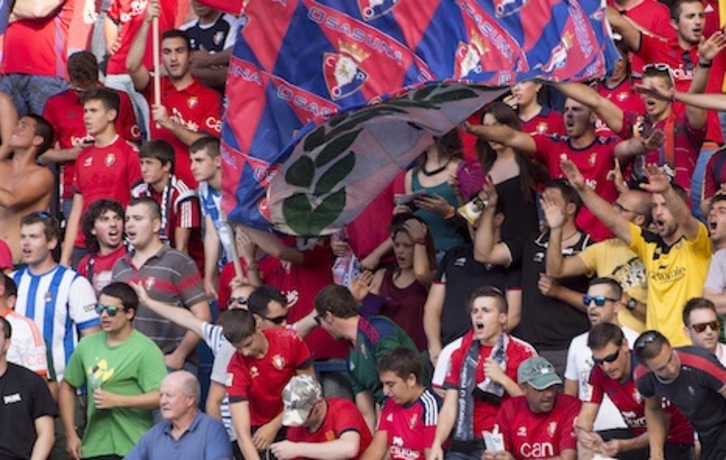 Osasuna ha agradecido el apoyo de la afición, que ha completado el cupo de abondos. (Iñigo URIZ/ARGAZKI PRESS)