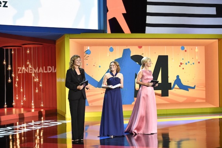 Emma Suárez, Mireia Gabilondo y Cayetana Guillén Cuervo han presentado la gala. (Juan Carlos RUIZ / ARGAZKI PRESS)