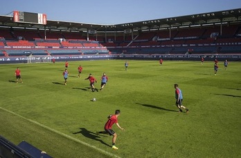 Osasuna ha entrenado directamente en El Sadar para preparar el partido ante Las Palmas. (OSASUNA)