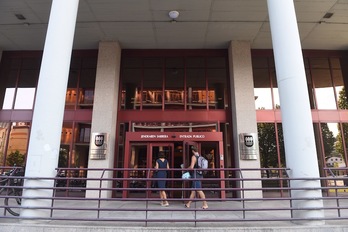 Oficinas de la Hacienda de Gipuzkoa en Errotaburu, Donostia. (ARGAZKI PRESS)