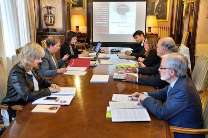 Un momento de la reunión de la Comisión Permanente del acuerdo sobre esta materia. (GOBIERNO DE NAFARROA)