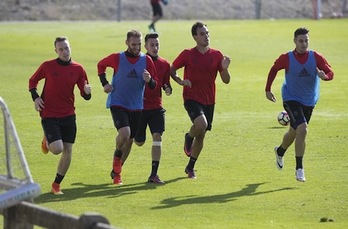 La plantilla de Osasuna ha completado la semana de entrenamientos con una sesión exigente en Tajonar. (OSASUNA)