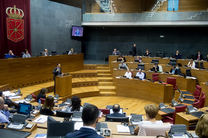 Sergio Sayas, durante su intervención de hoy en la Cámara navarra. (Iñigo URIZ / ARGAZKI PRESS)