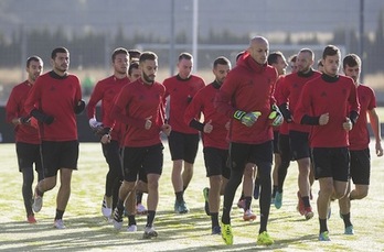 Un momento del entrenamiento de esta mañana en Tajonar. (OSASUNA)