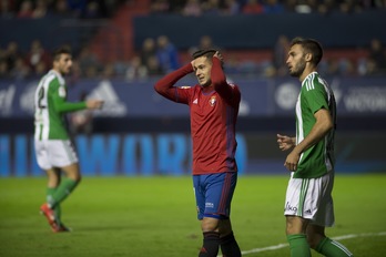 Sergio León lamenta una buena ocasión. (Iñigo URIZ / ARGAZKI PRESS)