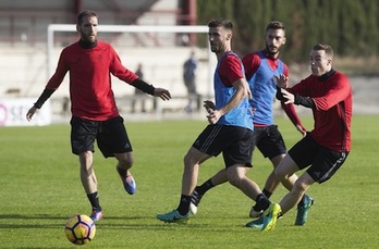 Martín ha trabajado en Tajonar con el mismo once de las dos últimas jornadas. (OSASUNA)