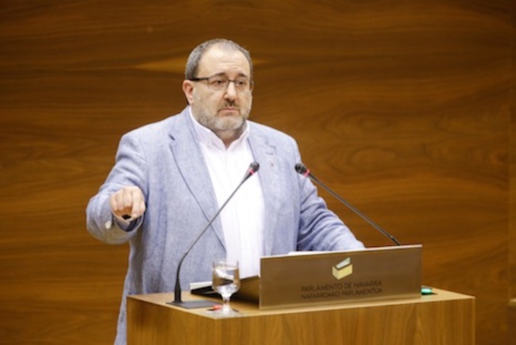 José Miguel Nuin, en una intervención parlamentaria. (PARLAMENTO DE NAFARROA)