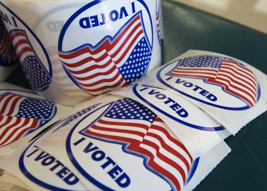 Pegatinas de «Yo he votado», para animar a la ciudadanía a acudir a las urnas. (Paul J. RICHARDS / AFP) 