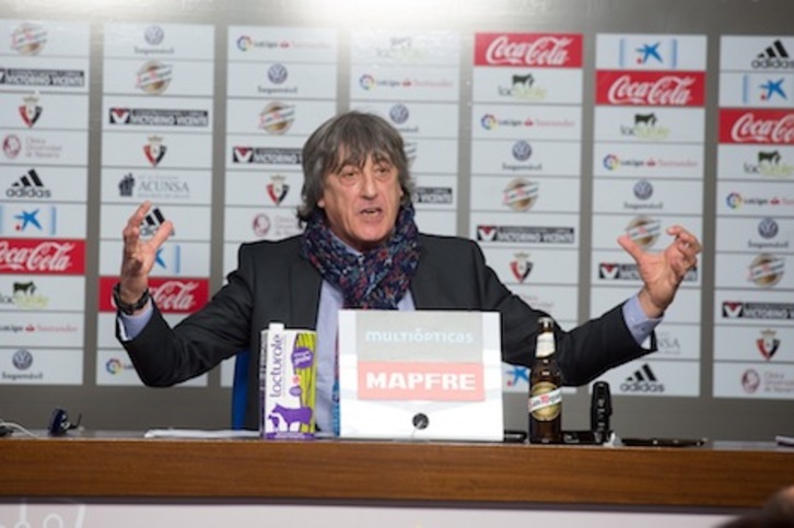 Martín, en su rueda de prensa de despedida de Osasuna tras su cese de la semana pasada. (Iñigo URIZ/ARGAZKI PRESS)